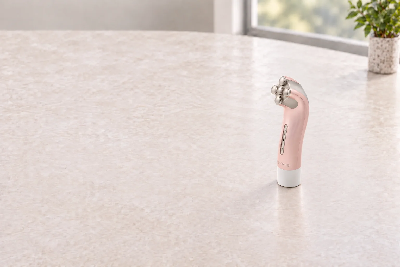 Life Beauty в светлом интерьере шоурума
